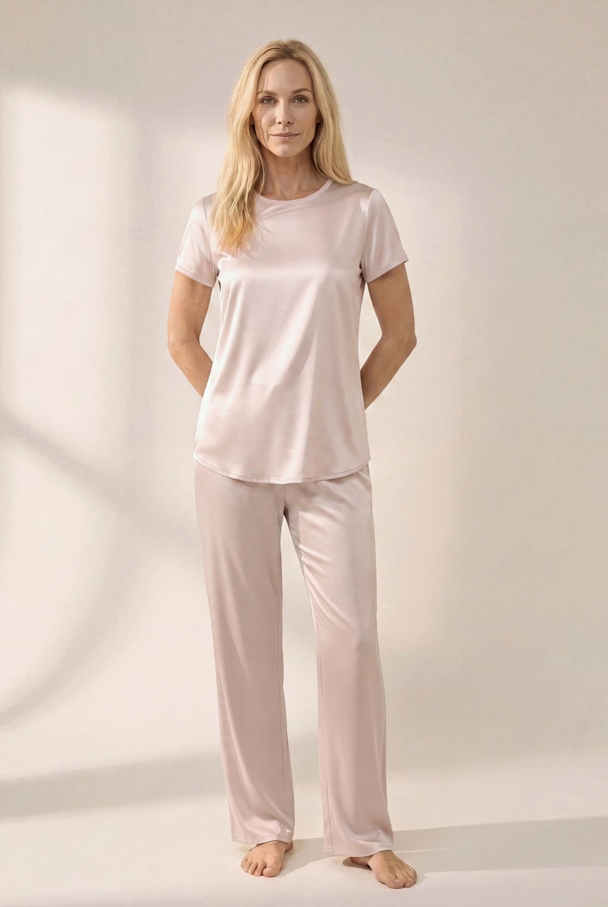 May lounge pants in Champagne, elegant women’s loungewear by ChambresSweden.
