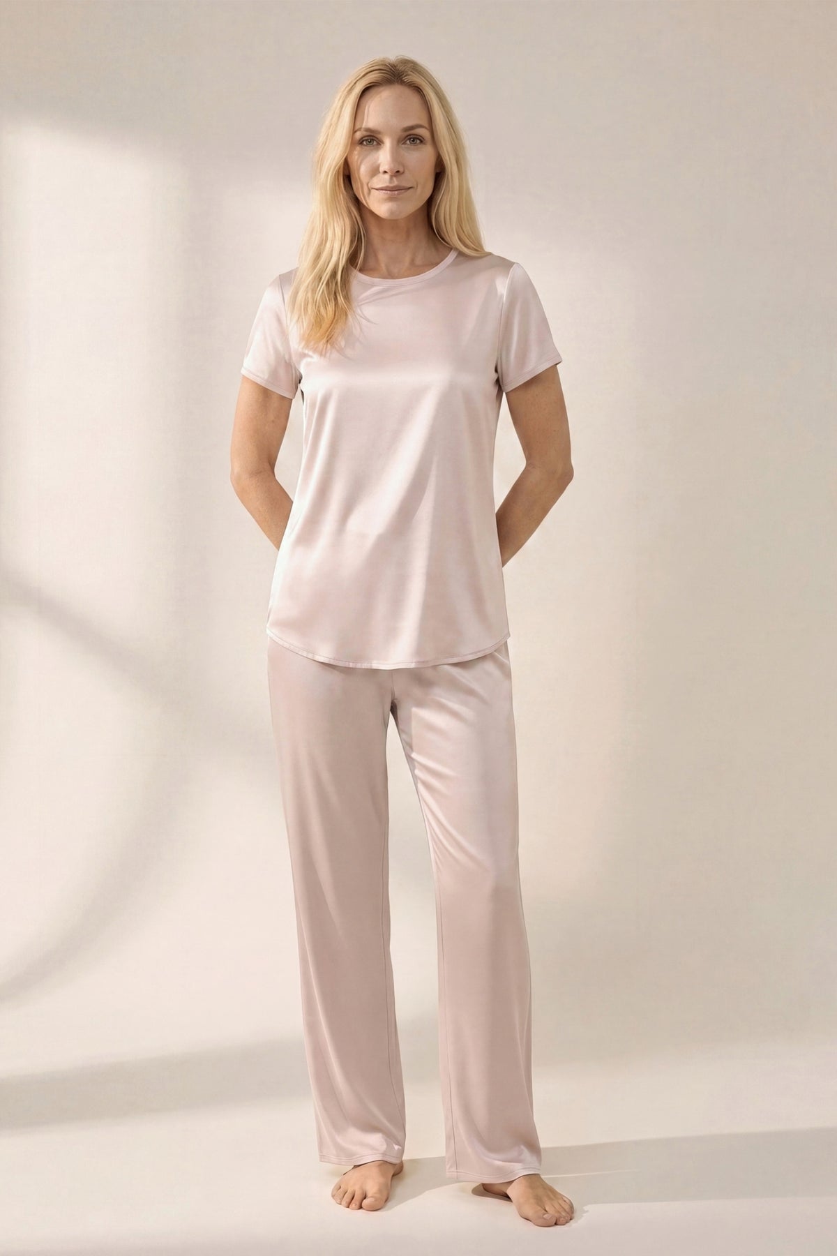 Olga T-shirt matched with May lounge pants in Champagne, elegant women’s loungewear by ChambresSweden.