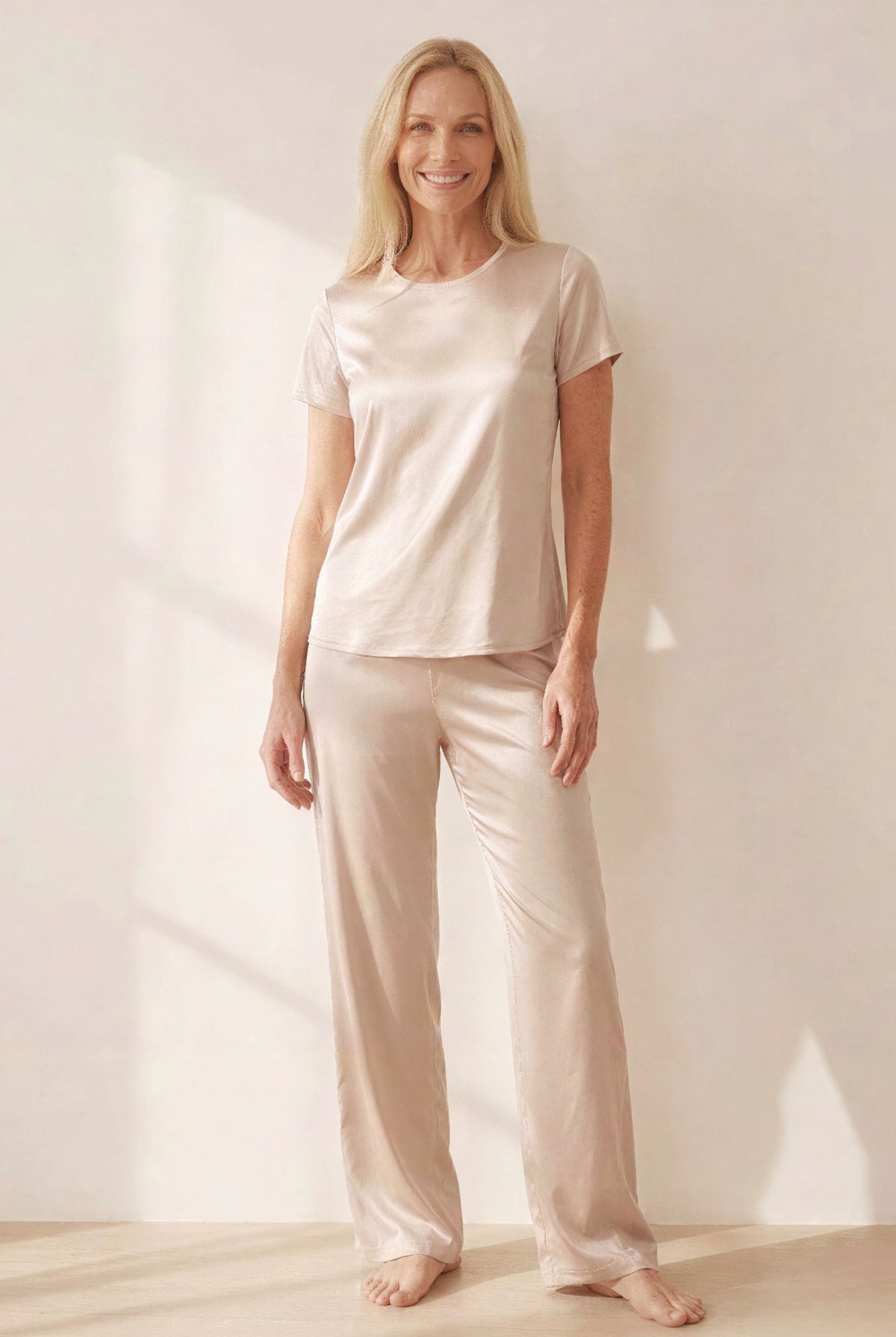 Olga T-shirt and May pajama pants in Champagne, soft and breathable women’s loungewear by ChambresSweden.